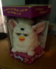 Vintage 1998 Tiger Electronics Furby Snowball White Pink 70-800 With Box