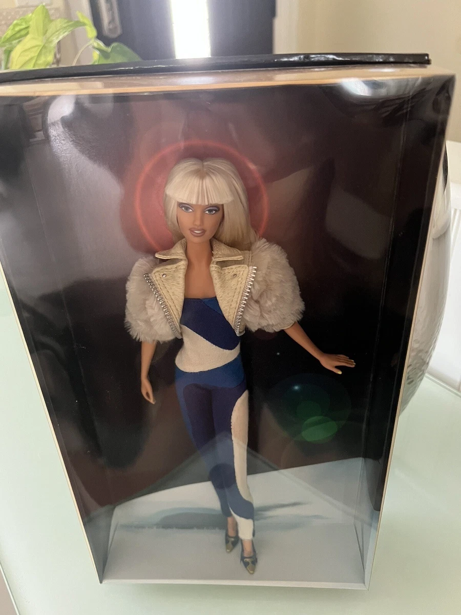 Barbie Gold Label Signature Noël 2023 - Coffret Mattel Avec 4 Tenues - Édition Limitée
