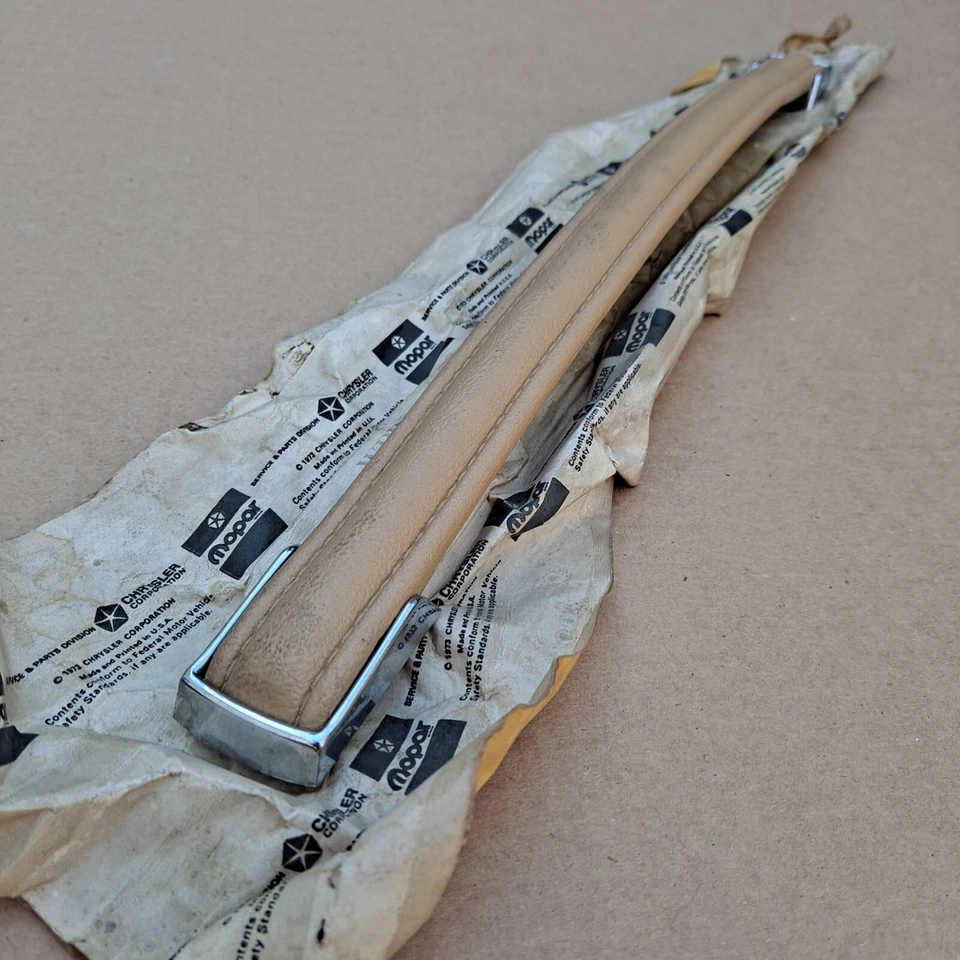 Chrysler LeBaron Dodge Diplomat 1979 1980 4 puertas puerta delantera trasera manija de tracción Foto 2 de 4