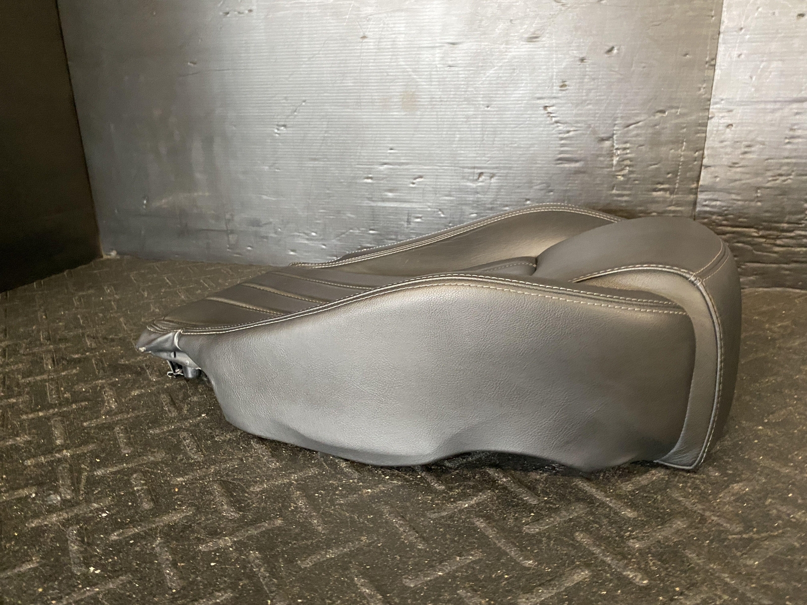 08-19 MASERATI GRANTURISMO FRONT DRIVER LEFT SEAT BOTTOM CUSHION BLACK LEATHER