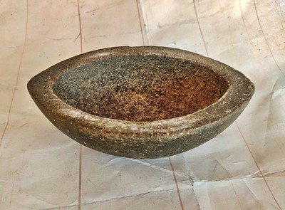 hand stone spice grinder