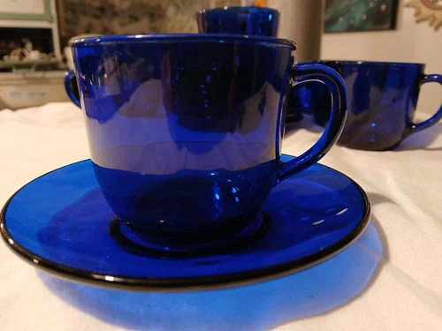 ONE VINTAGE ARCOROC  COBALT BLUE GLASS TEA / COFFEE CUP & SAUCER SET 