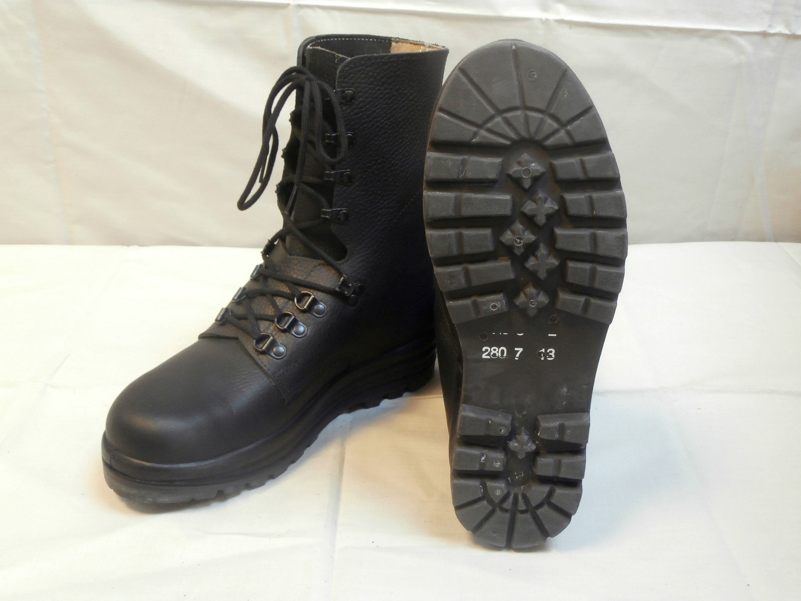 KS90 Swiss Army Para Boots Black 