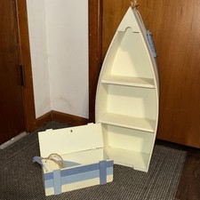 Scaffale Barca Vintage 24" Alto Appeso o Supporto 3 Ripiani - Bianco/Blu con Scatola di Pesci