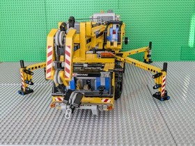 LEGO TECHNIC: Mobile Crane (8053) - Complete With Manual 