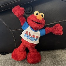 E-L-M-O Elmo Spells His Name 2004 YMCA Parody Singing Elmo- Used Out of the Box