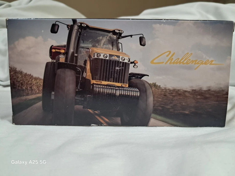 1/64 Challenger MT665E Tractor W/Duals, Farm Show Edition, SpecCast CUST 1495 - Image 4 of 4