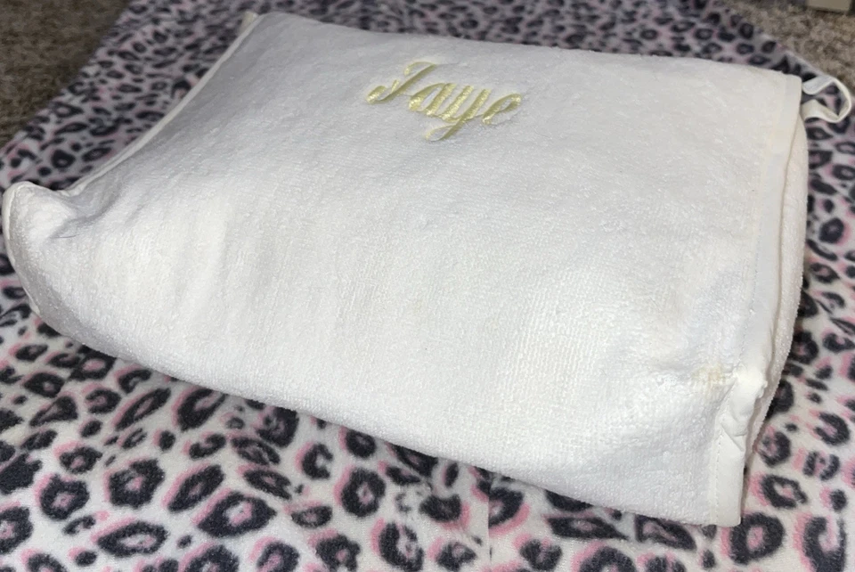 Bolsa de cosméticos de felpa POTTERY BARN “FAYE” bolsa de artículos de tocador de maquillaje nueva con etiquetas blanca blanca Foto 3 de 4