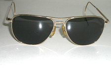 6 1/2" VINTAGE AMERICAN OPTICAL CRYSTAL GOLD WRAP-AROUNDS AVIATOR SUNGLASSES