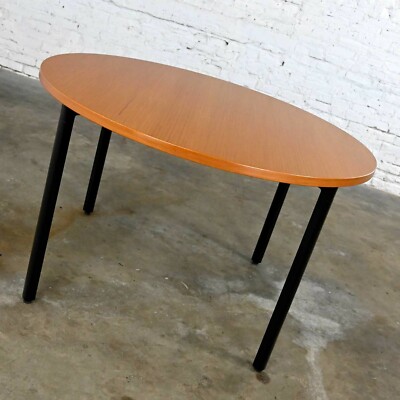 Vintage Modern Herman Miller Natural Oak Round Everywhere Table By Dan Grabowski Dan Grabowski, Herman Miller Everywhere Round Table