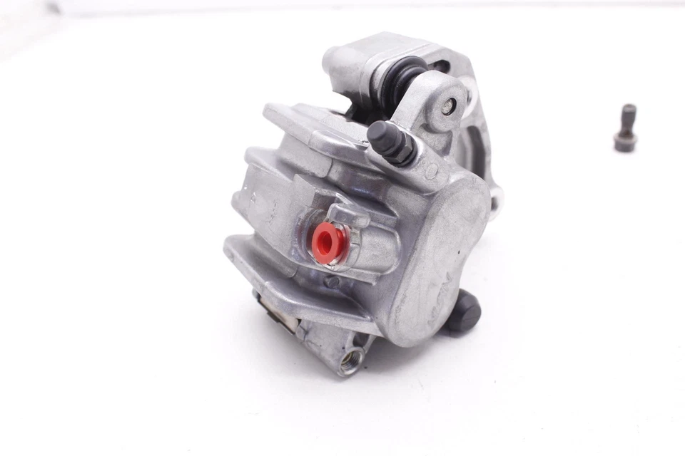 Pinça de freio dianteira direita 07 Honda Shadow Spirit 1100 fabricante de equipamento original R9.BX17 - Imagem 3 de 4