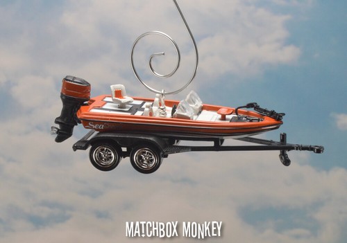 Boat Christmas Tree Ornament Bass House Ski Wake Wooden Pontoon Tracker Moomba - Picture 53 of 131