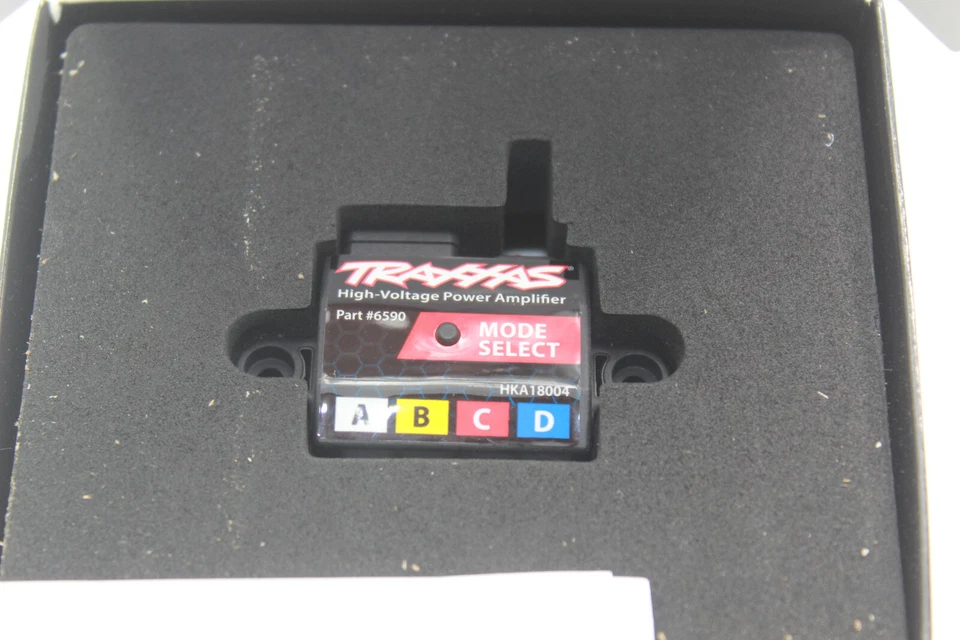 Traxxas 6590 High-Voltage Power Amplifier 8 Channel New in Original Packaging - Image 3 of 4