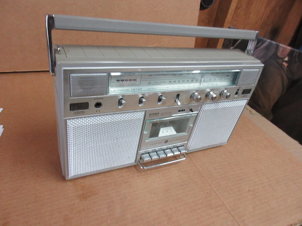 Reproductor de casete radio AM/FM GE General Electric 3-5254a Boom Box años 80 B Foto 3 de 4