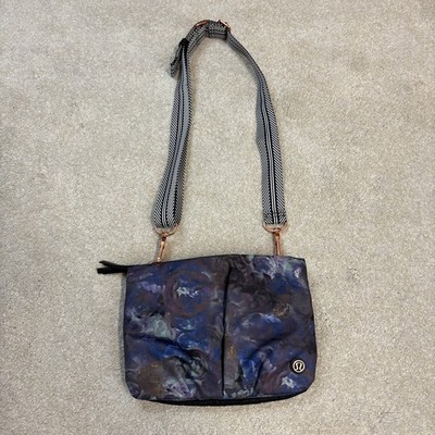 Lululemon Hip To Be Free Bag Print Black Mirage Convertible Adjustable GUC