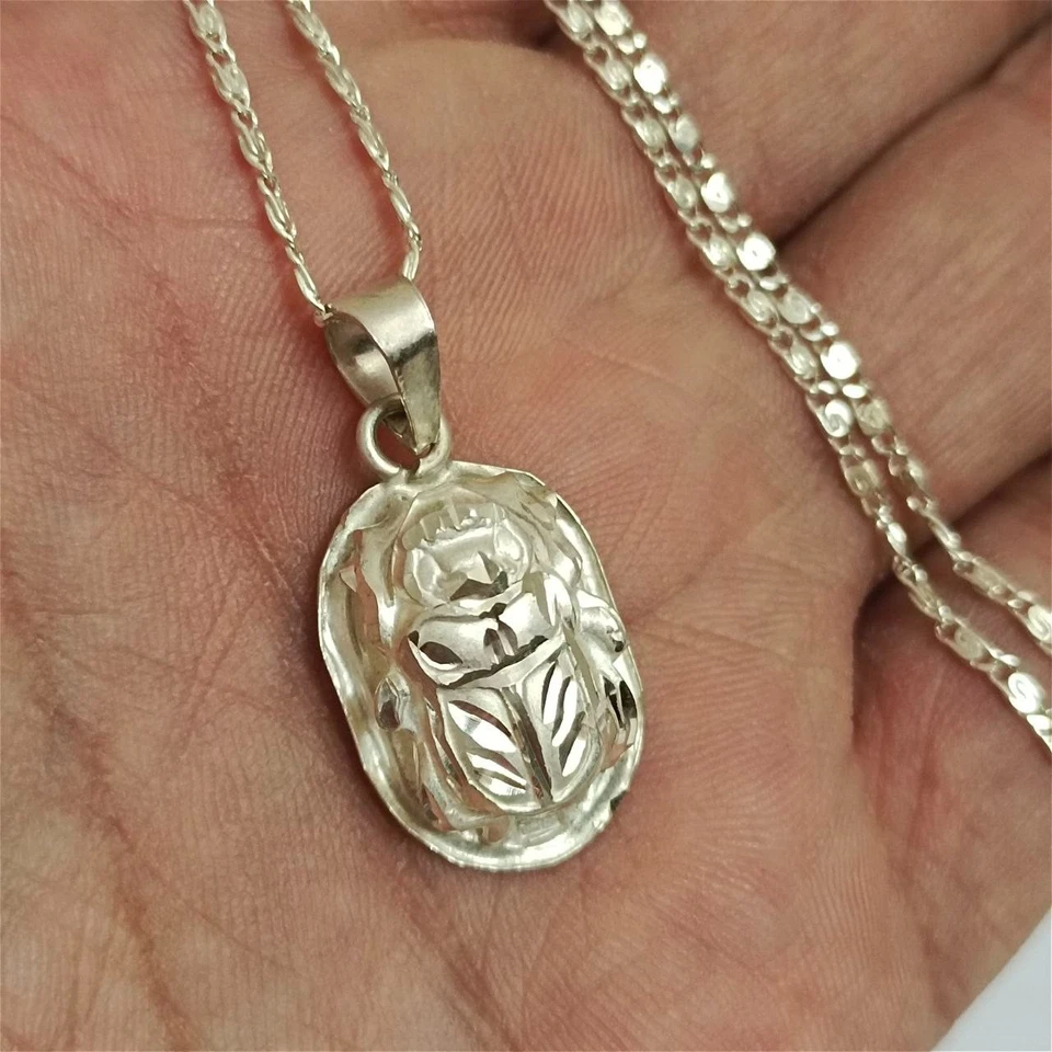 Collar de escarabajo de plata 925 hecho a mano, inspirado en la joyería egipcia antigua Foto 4 de 4
