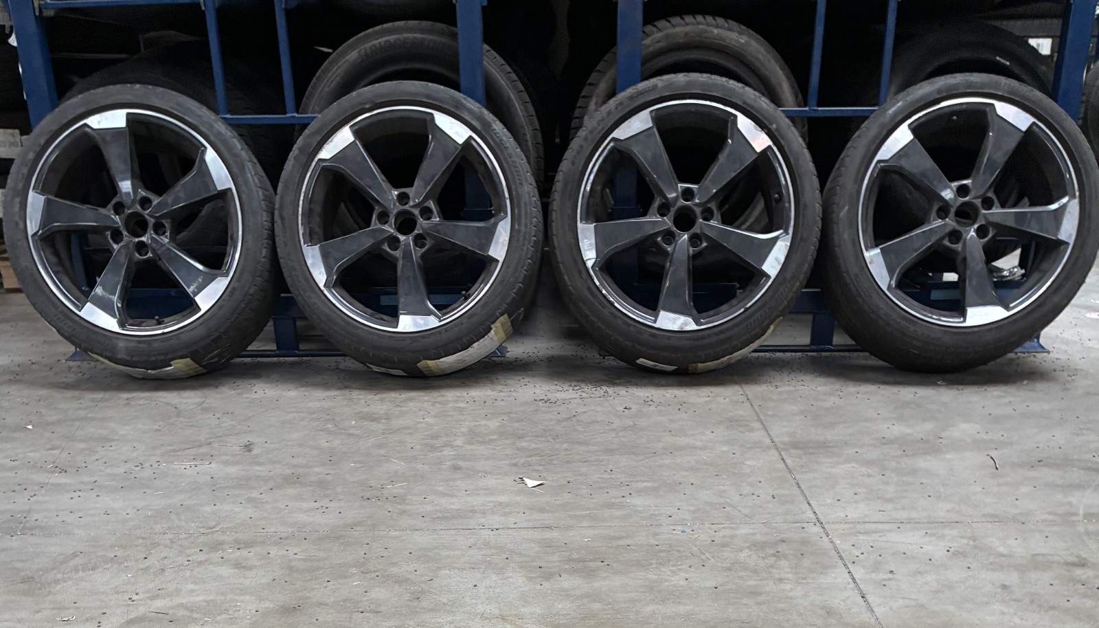 Cerchi 19" AUDI Q2 SQ2 8J ET45 5x112 Bridgestone 235/40 R19 Potenza S001