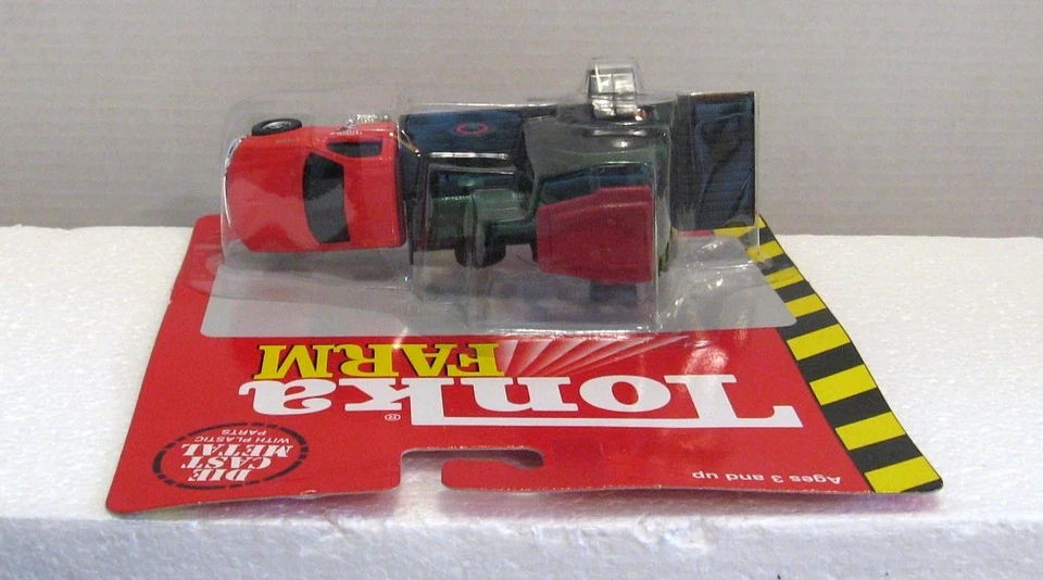 Ford Delivery Truck with Tractor Tonka Farm 1:64 scale In The Package - Image 2 of 4