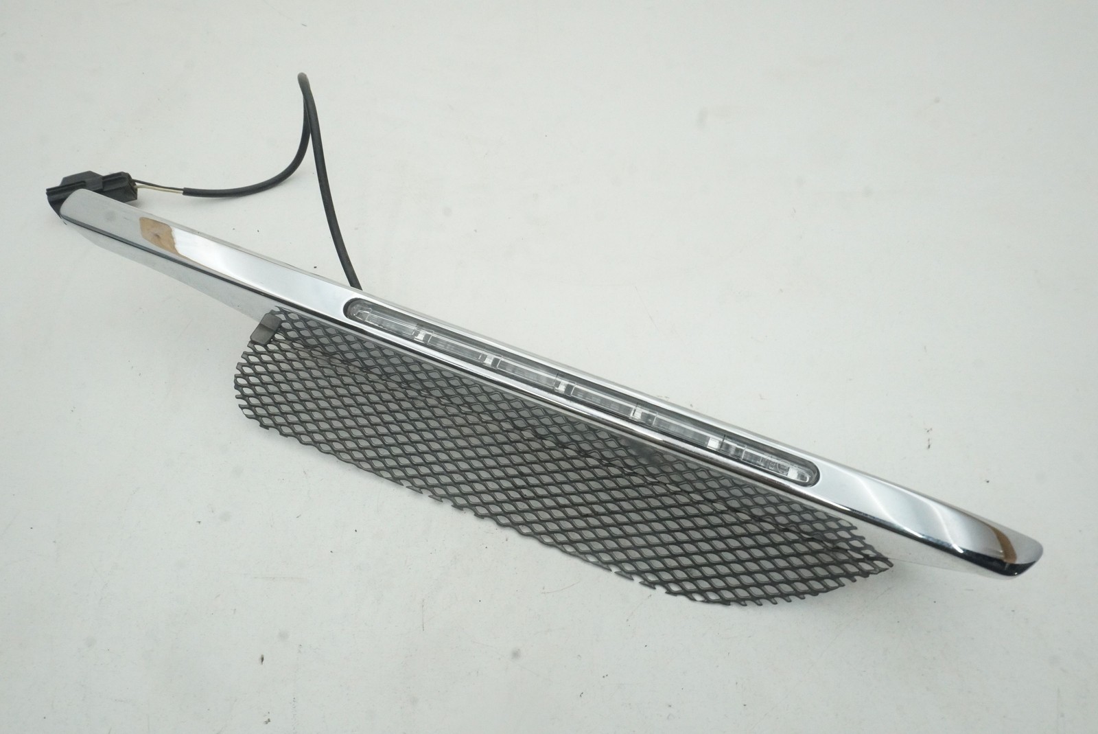 Right Side Fender Panel Strake Grille Trim Turn Signal Aston Martin DB9 2013-17