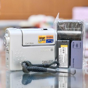 名機 動作品 SONY Cyber−Shot DSC-F77 平成レトロ Y2K 【公式通販】