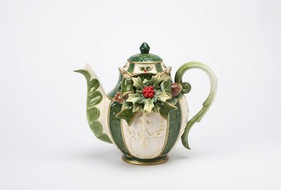 10309 Fine Ceramic Christmas Emerald Green Holidays Holly Berry with Pine Cone