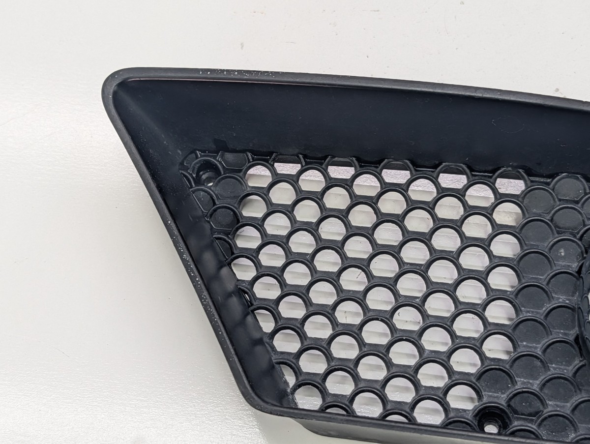 06-11 MERCEDES W219 CLS-CLASS FRONT LEFT FOG LIGHT MESH GRILLE