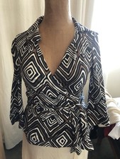 Diane Von Furstenberg Vintage Silk Patterned Wrap Blouse Size 6