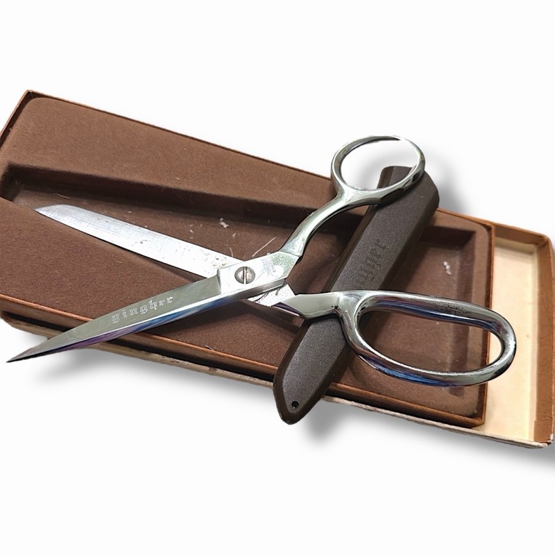 Gingher G- 8 Inch Knife Edge Dressmaker Scissors W/ Hard Sheath Box Manual