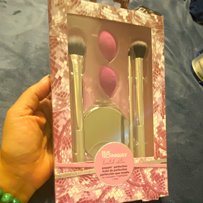 Real Techniques Poppin' Perfection Limited Edition 6-Pc Brush Sponge Mirror Set