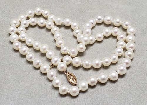 6mm fresh water white pearl string with 14K gold clasp 18.5" - Picture 2 of 6