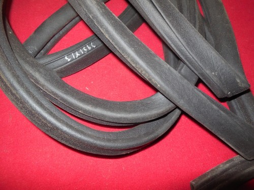 NOS 1967 - 72 Chevrolet C10 C20 K10 K20 K30 Sub door opening weather strips CST - Bild 5 von 8