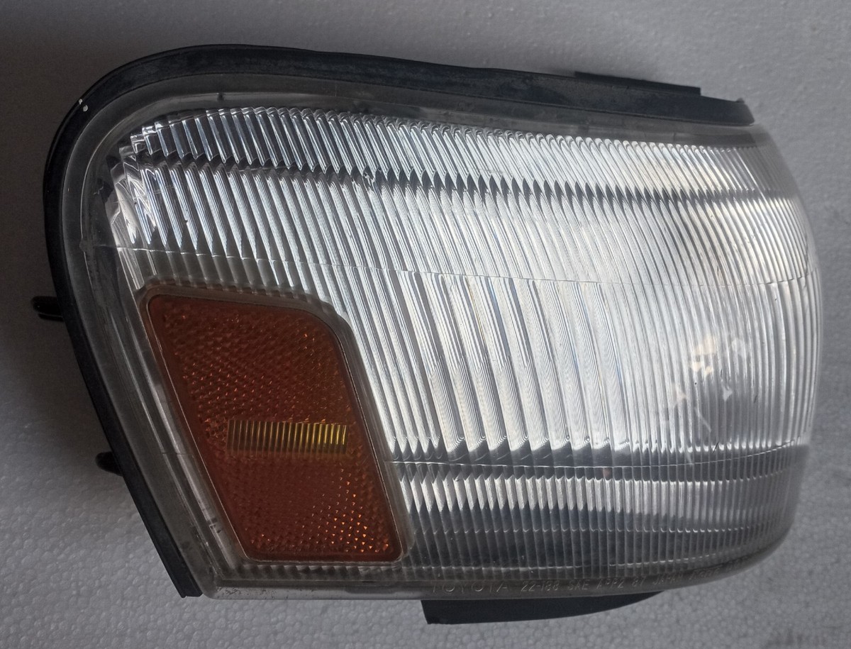 89-92 OEM Genuine Toyota Cressida X80 Front Right Corner