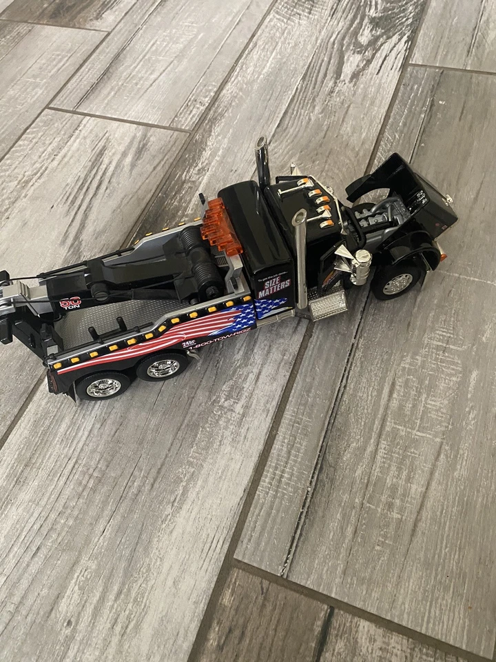 Игрушечный грузовик Peterbilt 11 дюймов литой черный эвакуатор - Изображение 3 из 3
