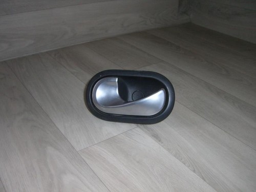 Poignée Intérieure Arrière Droit Pour Renault Mégane 2 Phase 1 - Réf. Origine 8200843629 - Occasion Vérifiée