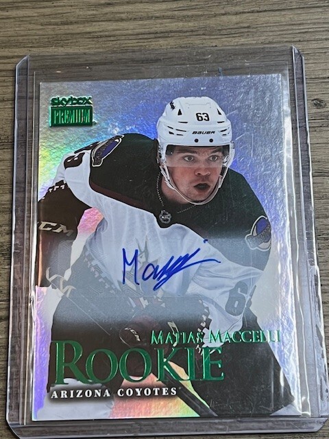 Matias Maccelli 2022-23 Skybox Metal Universe Premium Signature Rookie Auto RC
