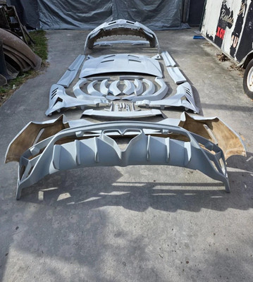 2018 - 2022 Lamborghini Urus Vented Aggresive Fiberglass Full Body Kit