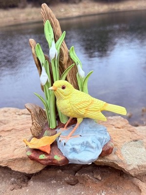 Arnart Yellow Bird Figurine Royal Crown 1984 Taiwan Vintage Porcelain