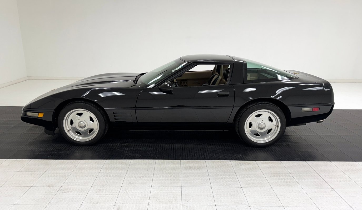1992 Black Chevrolet Corvette   | C4 Corvette Photo 2