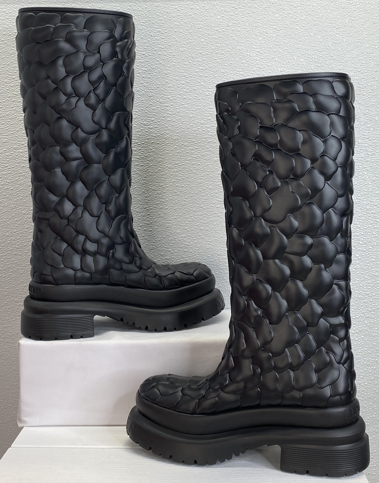Valentino Garavani Atelier 03 Rain Boots Women Size 8 Black Rose Rubber Mid Calf thumbnail 8
