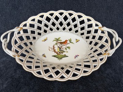 HEREND PORCELAIN HANDPAINTED ROTHSCHILD BIRD OPEN WORK BASKET 7400/RO