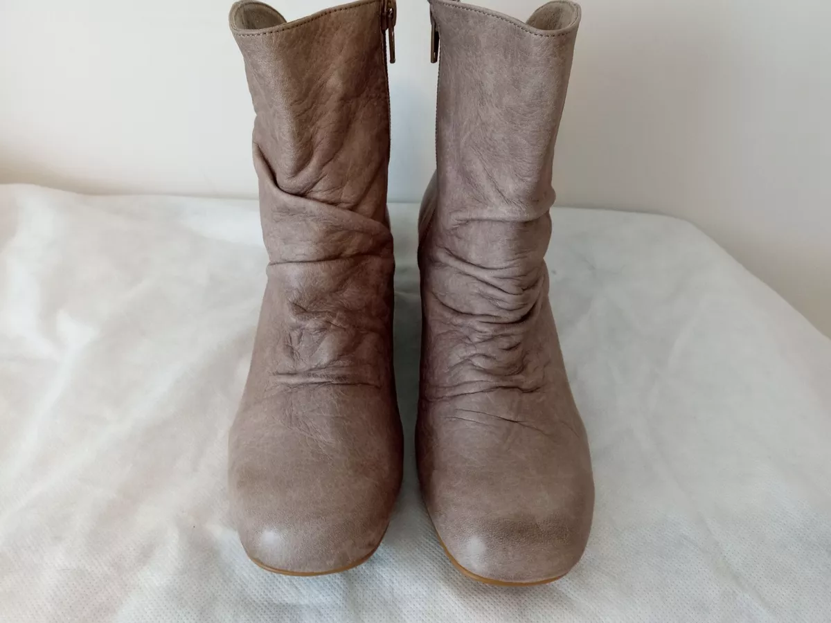 Mode Kaori Taupe Soft Leather Rubber Sole Vintage Ankle Boots Sz