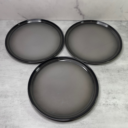 Le Creuset 3 Salad Side Plates Flint Gray Grey 8.5" - New - Picture 3 of 3