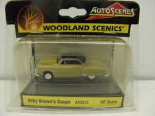 WOODLAND SCENICS # AS5522 ~ BILLY BROWN'S COUPLE ~ HO SCALE