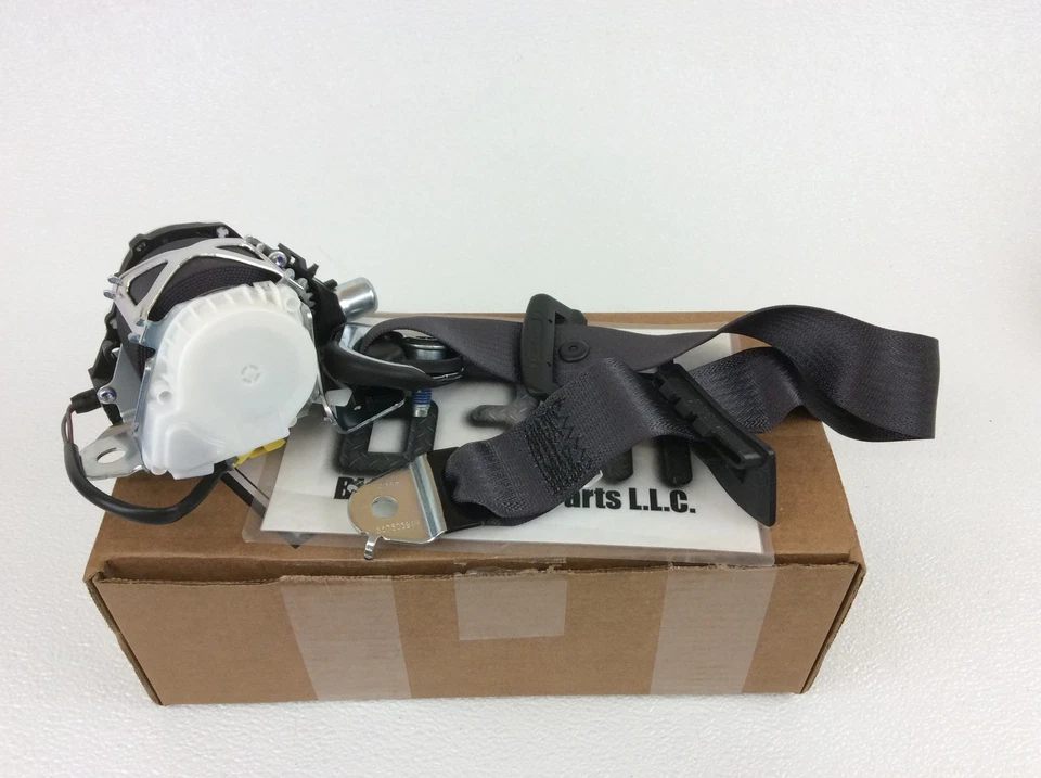 2007-2008 Chevrolet Silverado GMC Sierra LH Driver Side Seat Belt Kit new OEM - Image 3 of 4