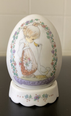  Make A Joyful Noise  1993 Easter Precious Moments Enesco Egg With Stand