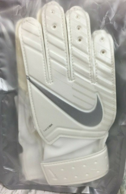 nike goalkeeper gloves size 5
