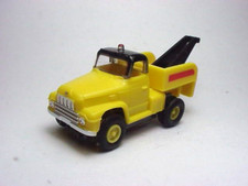 MODEL MOTORING YELLOW TOW TRUCK KIT. MOLDED PLASTIC. NEW SUMMER SALE