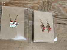 2 Pairs of New Unbranded Christmas Earrings Candy  canes and Snowmen Dangle Drop