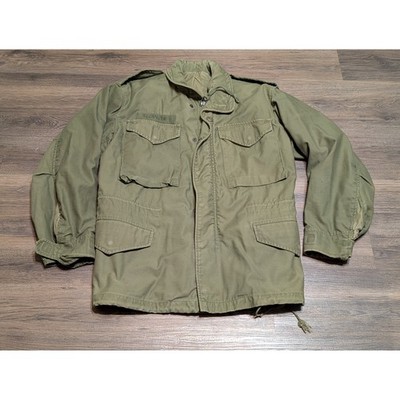 米軍フィールドジャケット　COAT MANS W/R SATEEN OG-107 1967 US Military M-65 Field Coat OG 107 Olive Green Jacket Small