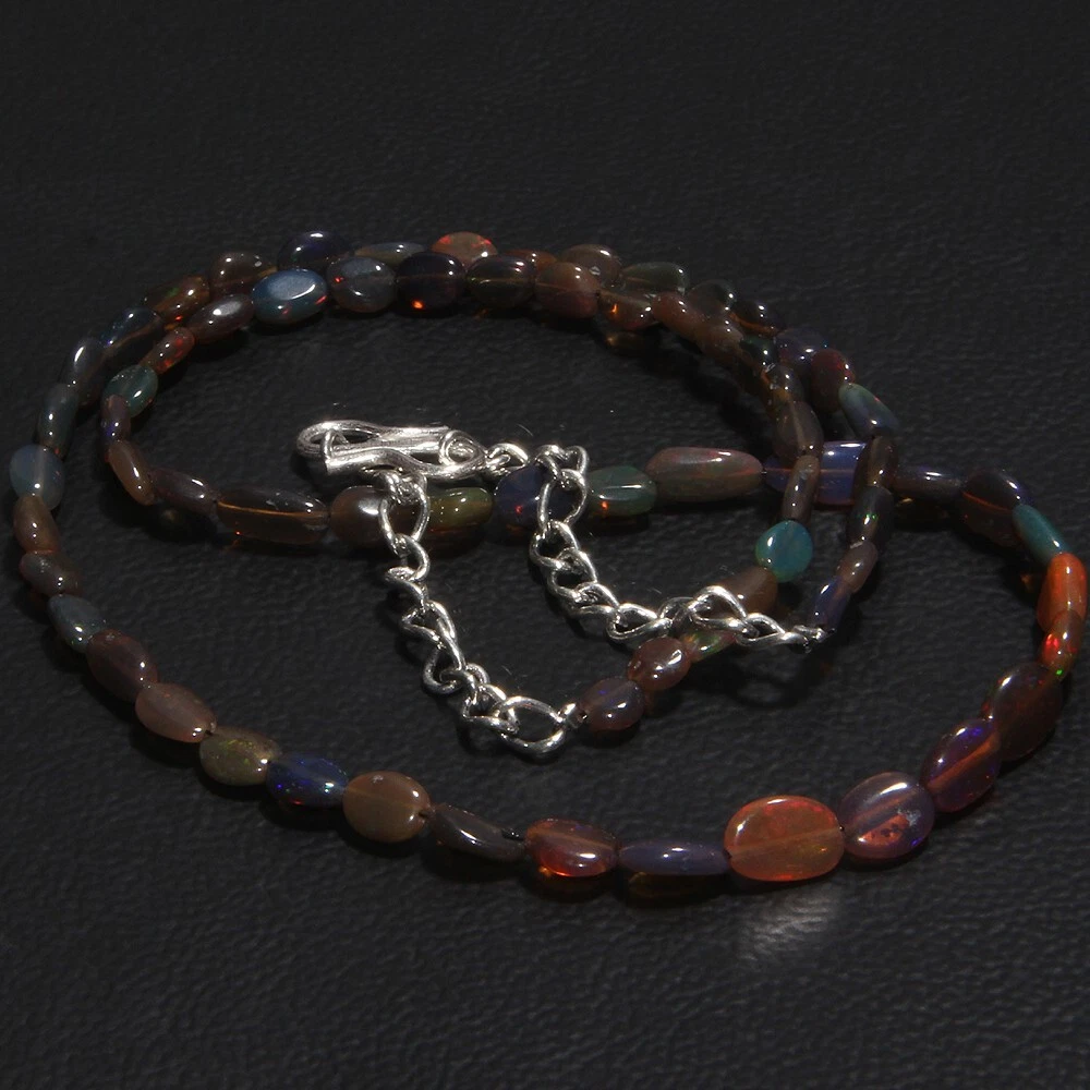 Collier lisse opale de feu Welo noire éthiopienne suprême pierre précieuse opale tombée